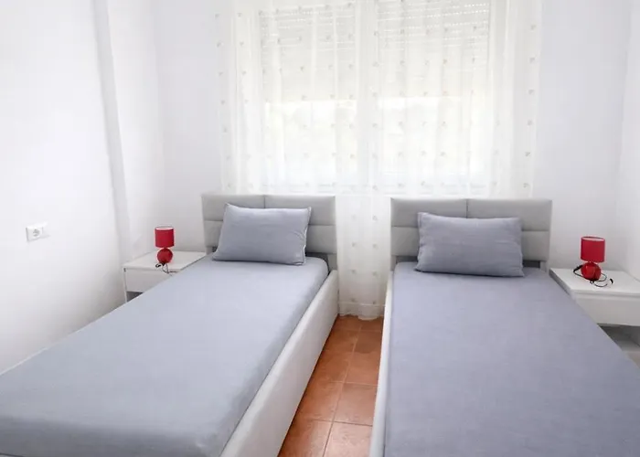 Dyrrah Azure Apartment *